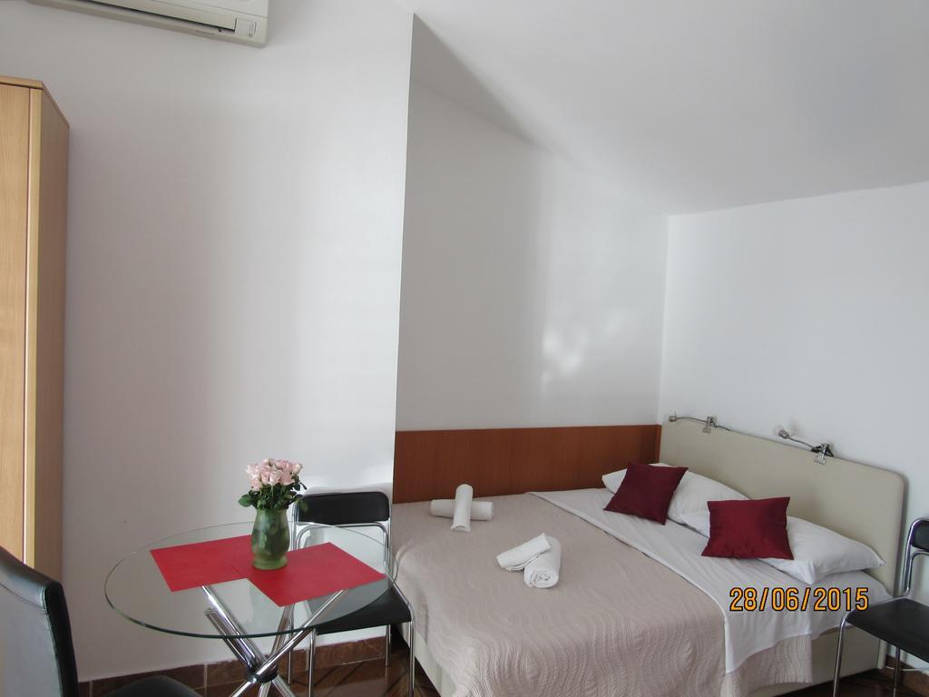 Apartments Renjak Sukošan Kültér fotó
